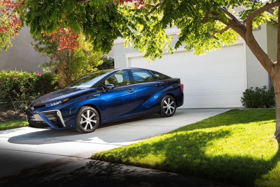  Toyota FCV 2015 года  (US) (фото 5 из 23)